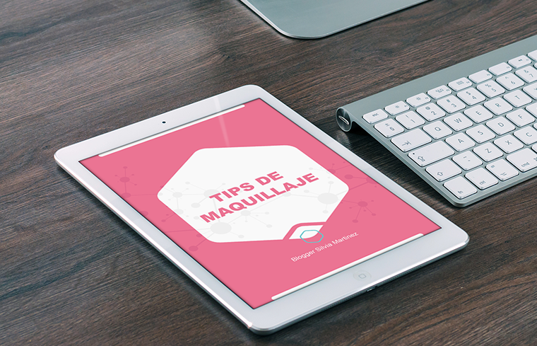Imagen de cómo crear un ebook en Power Point con plantilla rosa en una tablet.