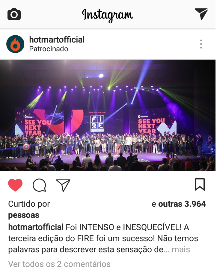 Exemplo de native ads no Instagram com uma publicação do perfil oficial da Hotmart com uma fotografia do palco do Fire Festival 2019