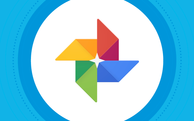 Google Photos: Illustration with the Google Photos symbol, a pinwheel with green, blue, red and yellow curls, on a white circular background with a blue exterior.