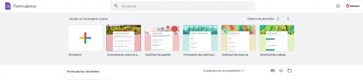 Ejemplo de cinco formularios con diferentes modelos.