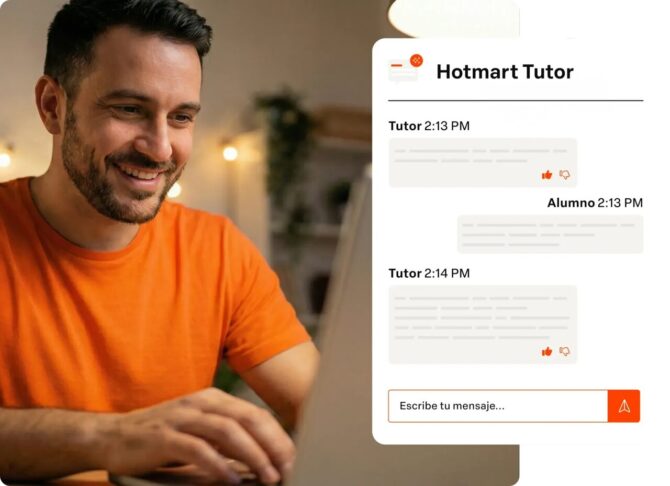 Hombre sonríe frente a su laptop junto al chat de Hotmart Tutor, inteligencia artificial que responde preguntas de alumnos en una plataforma de curso online.