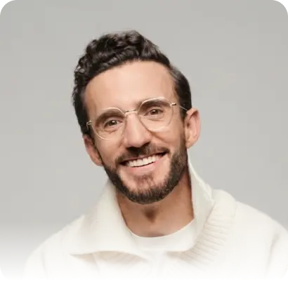 Fotografía de Juan Lombana, fundador de Mercatitlán y referente en marketing digital, inteligencia artificial y educación para emprendedores en Latinoamérica.