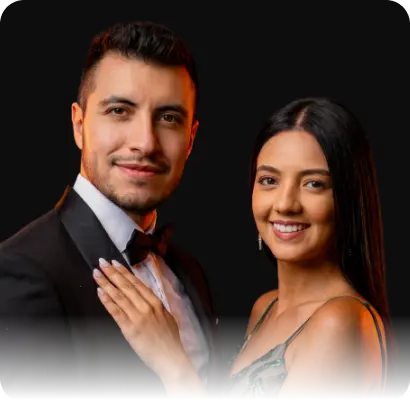 Santiago Leal y Laura Zabala aparecen juntos en su tarjeta de referentes, con clientes en más de 156 países gracias a sus ventas en el extranjero.