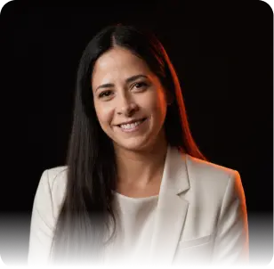 Ximena Fukuda es descrita como experta en marketing orgánico e infoproductos, con más de 200.000 seguidores.